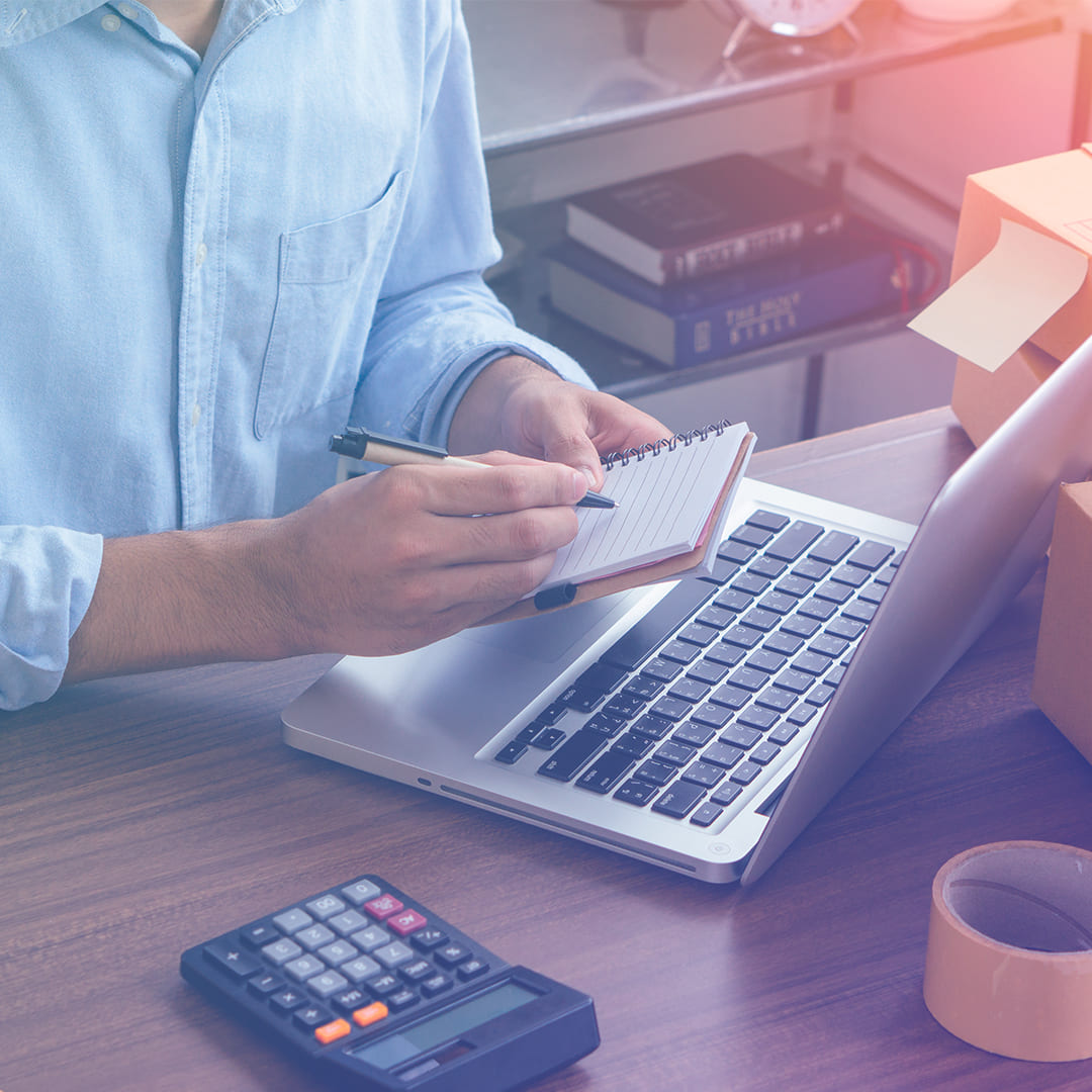 Control total de tu tienda online desde una tablet con Odoo Emprendedor gestionando su tienda online desde una tablet con Odoo