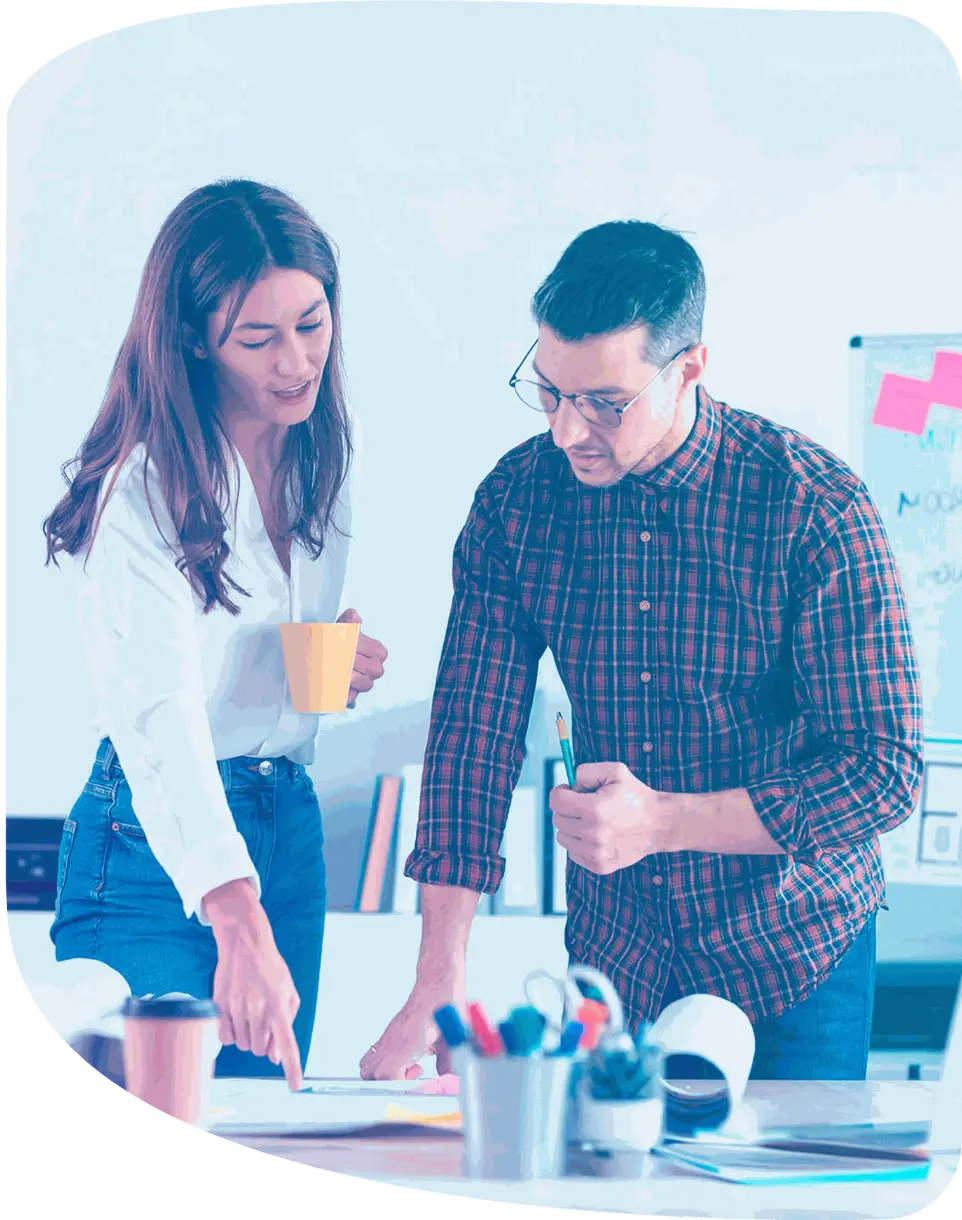 Lanzamiento digital con estrategia de marketing Expertos de Odoovers ayudando a emprendedores a lanzar su marca online